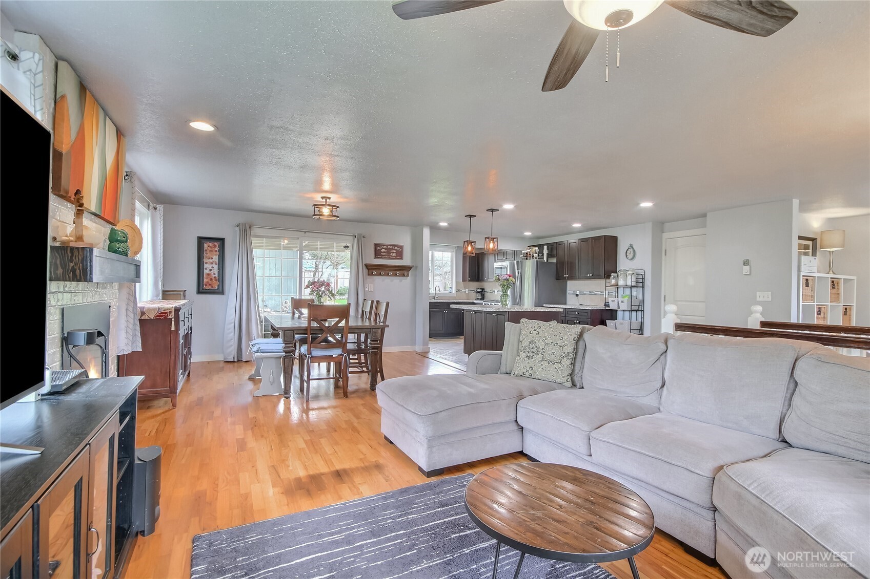 7417 S Prospect Street , Tacoma, WA 98409