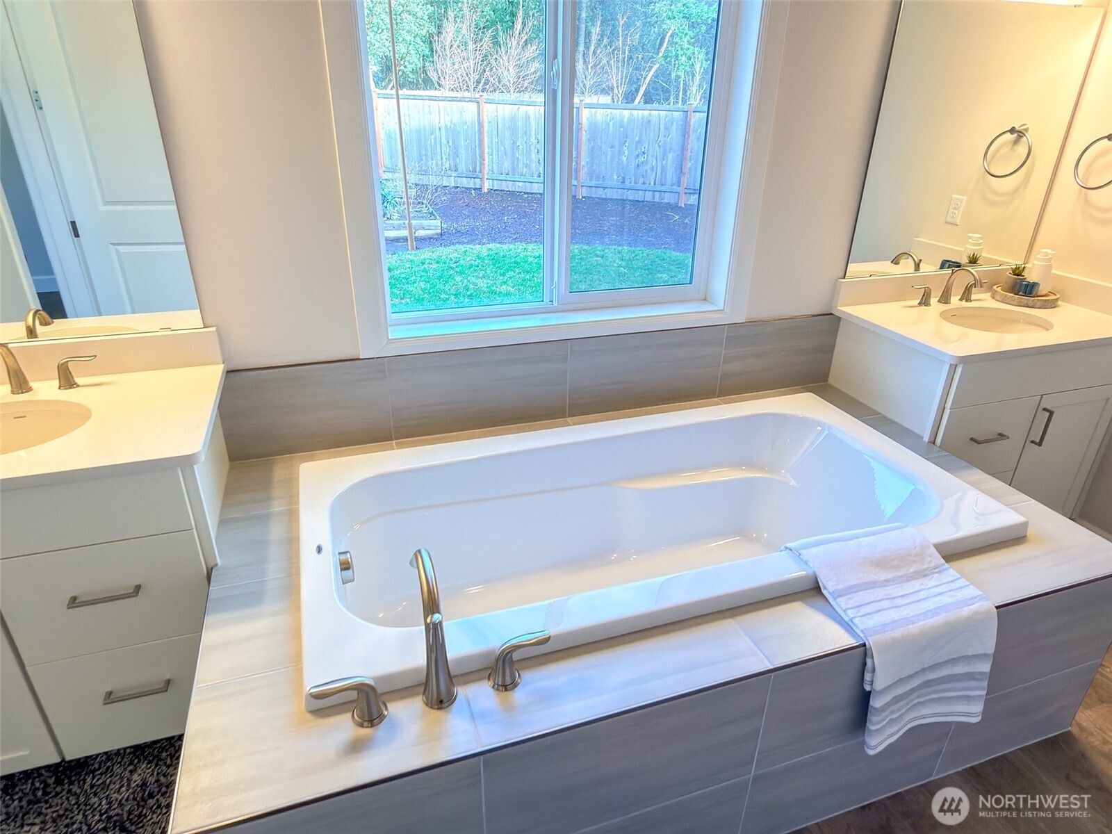 4689 Petrel Street , Port Townsend, WA 98368