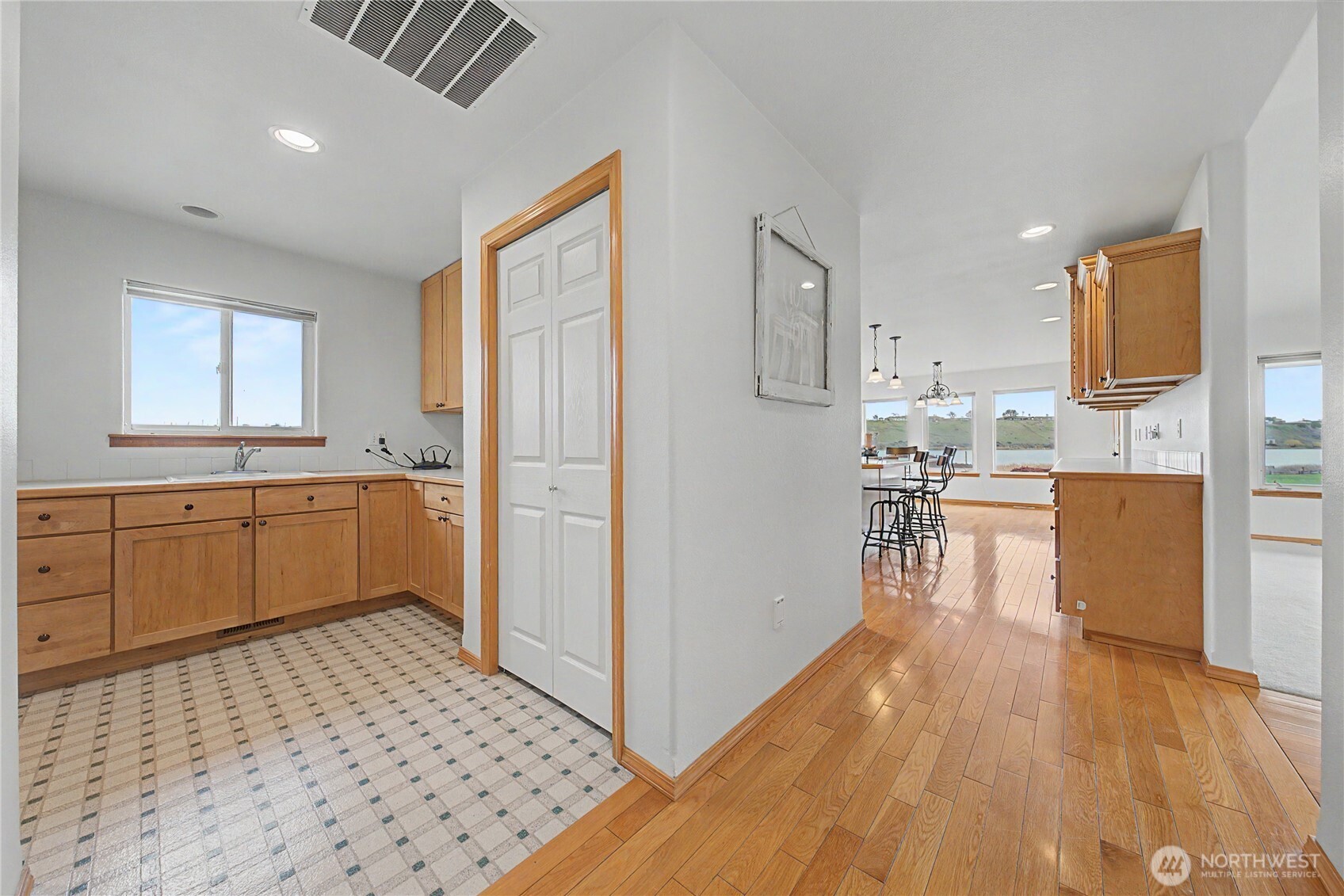 3103 NE Meadowlark Lane , Moses Lake, WA 98837