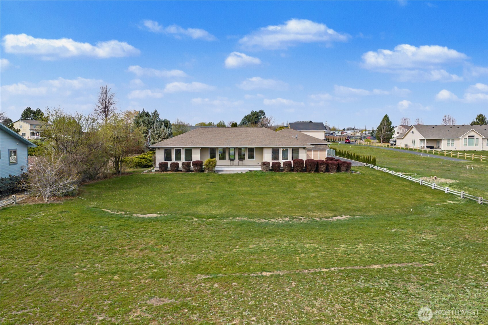 3103 NE Meadowlark Lane , Moses Lake, WA 98837