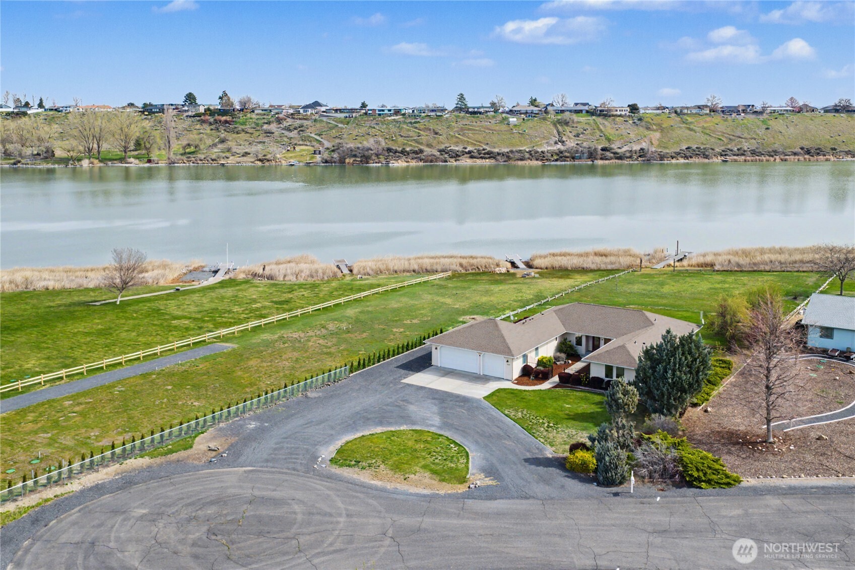 3103 NE Meadowlark Lane , Moses Lake, WA 98837