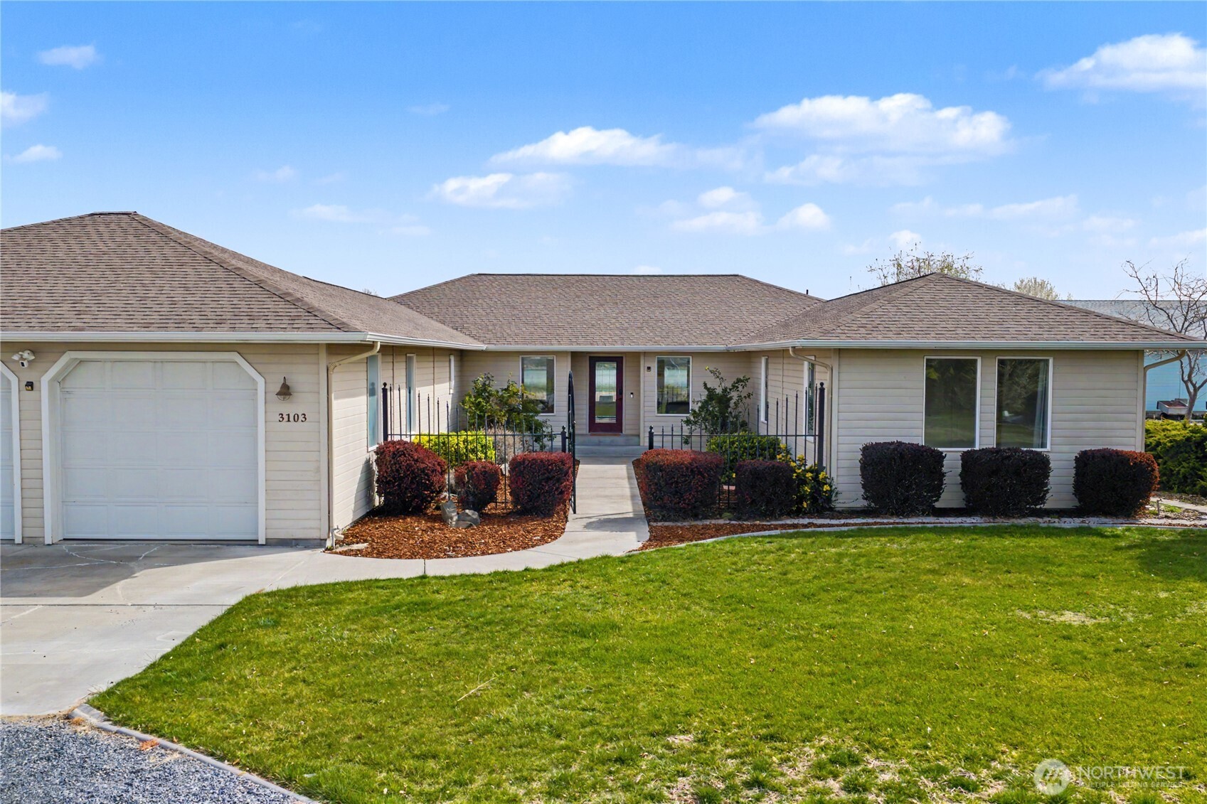 3103 NE Meadowlark Lane , Moses Lake, WA 98837