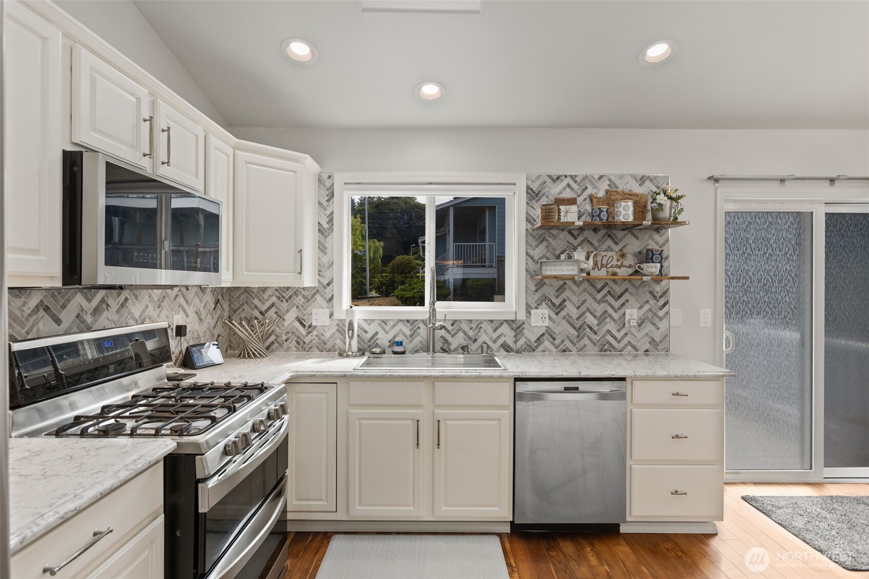 19 80th Drive NE, Lake Stevens, WA 98258