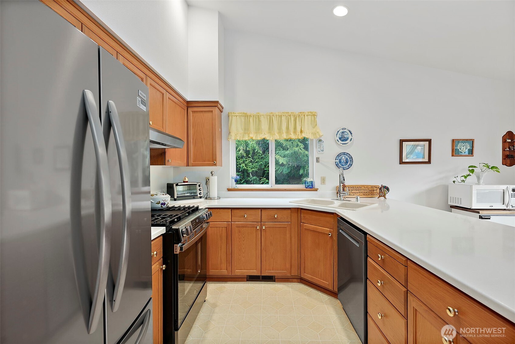 923 NW Leisure Ln , Bremerton, WA 98311