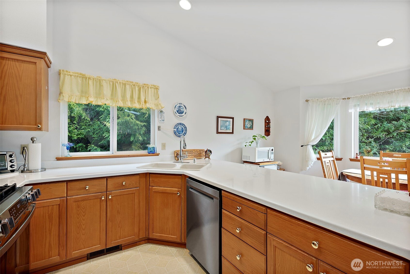 923 NW Leisure Ln , Bremerton, WA 98311