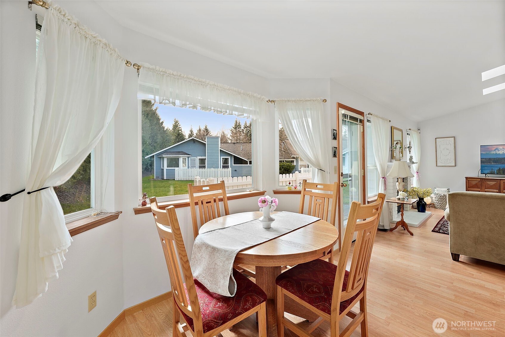 923 NW Leisure Ln , Bremerton, WA 98311