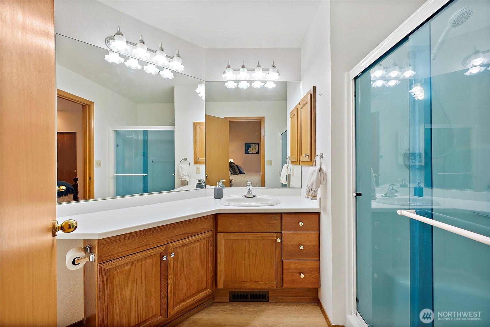 923 NW Leisure Ln , Bremerton, WA 98311