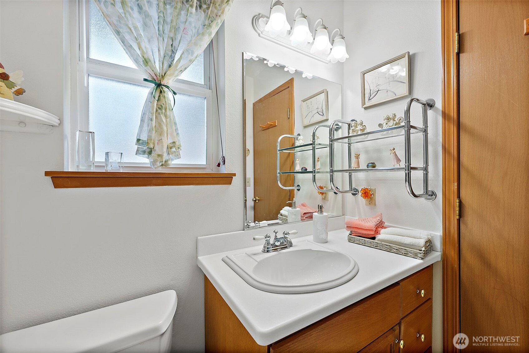 923 NW Leisure Ln , Bremerton, WA 98311