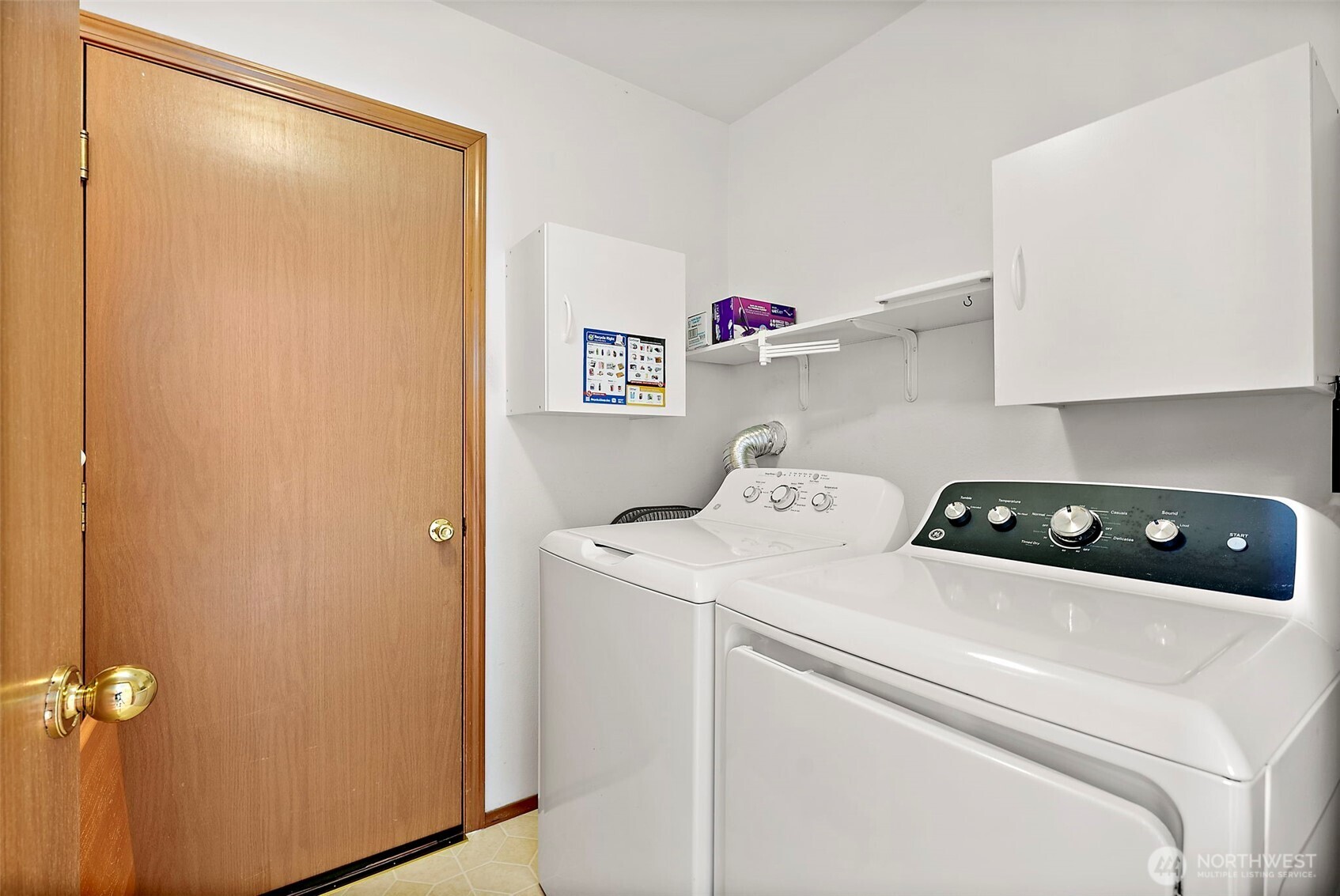 923 NW Leisure Ln , Bremerton, WA 98311