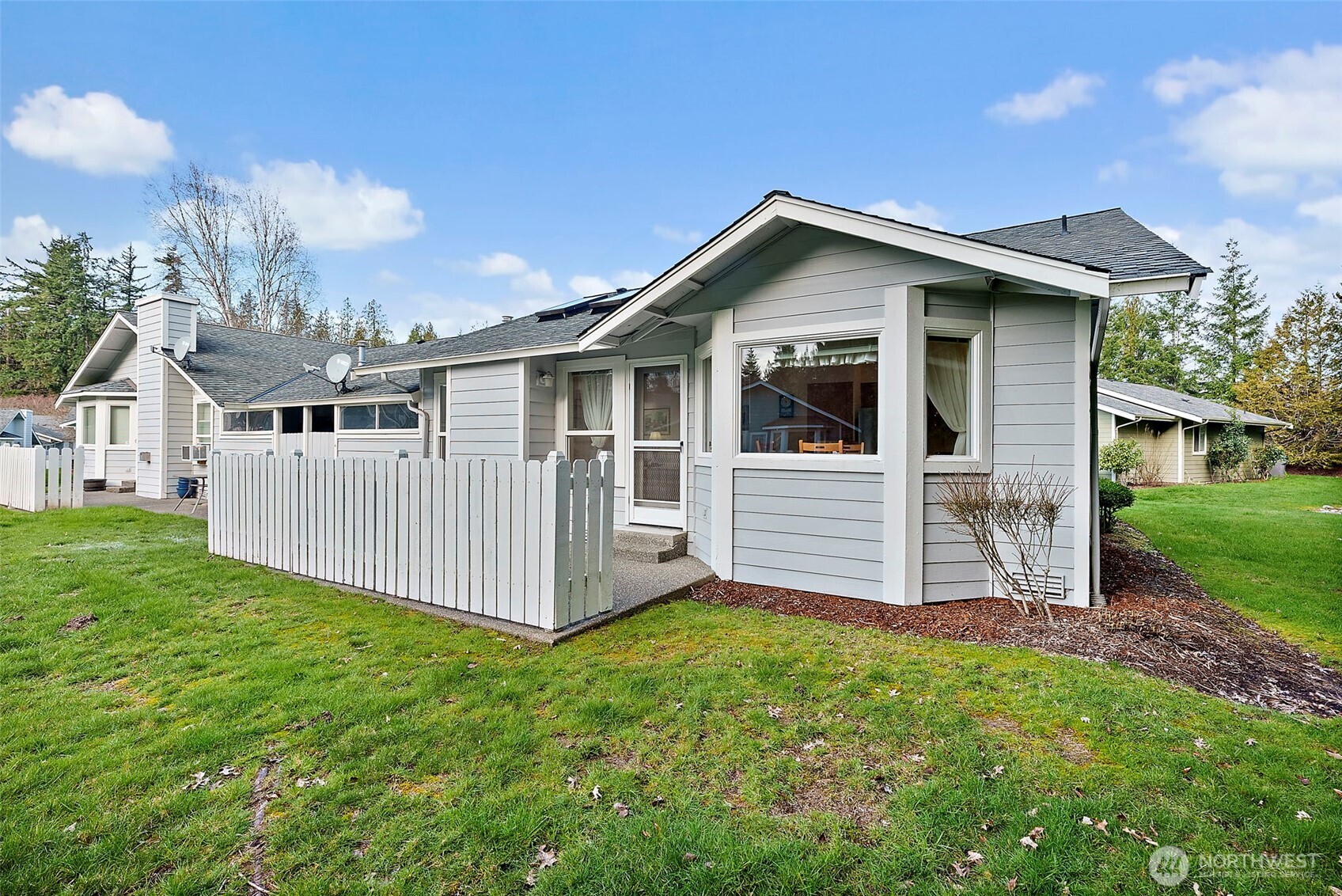 923 NW Leisure Ln , Bremerton, WA 98311