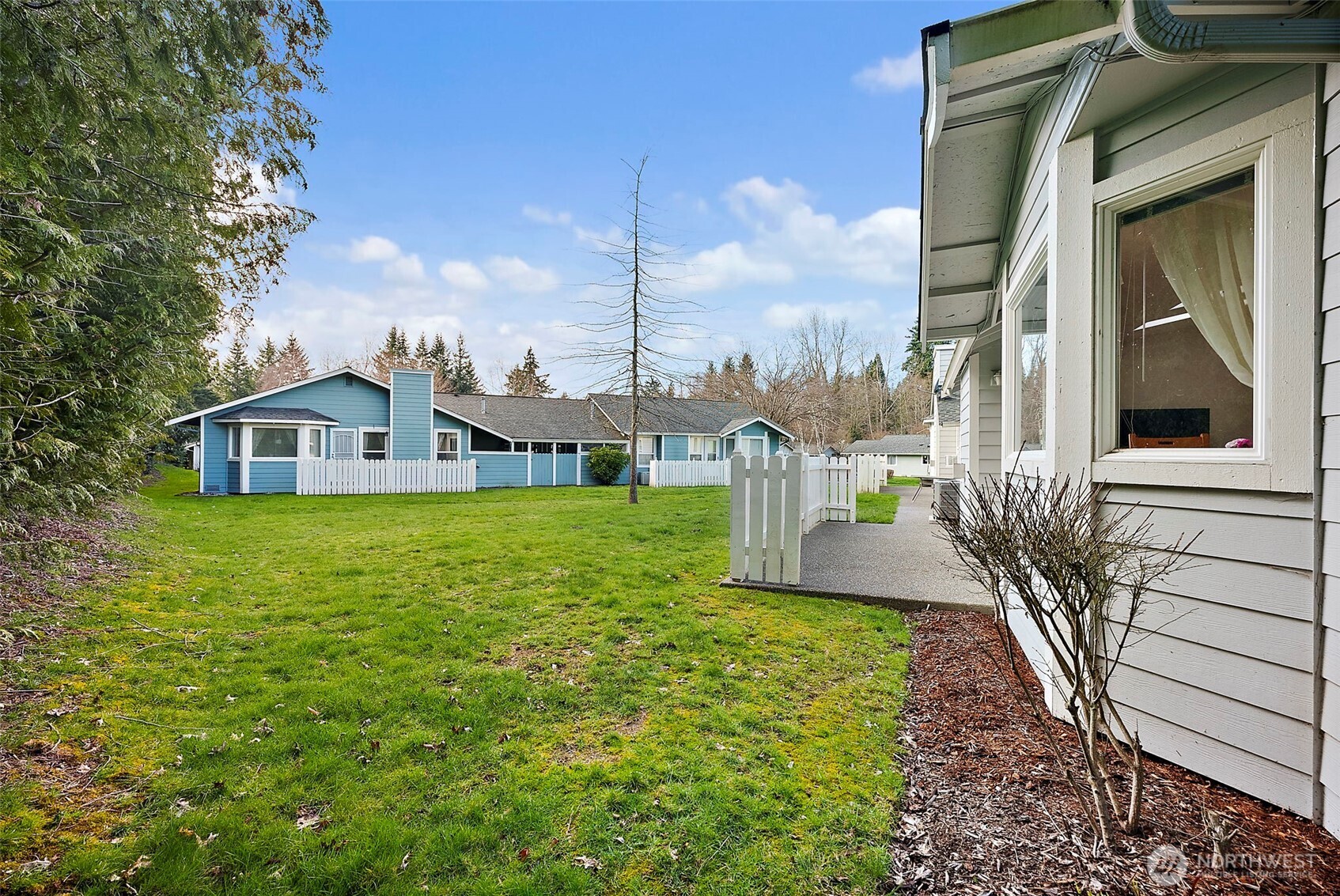 923 NW Leisure Ln , Bremerton, WA 98311