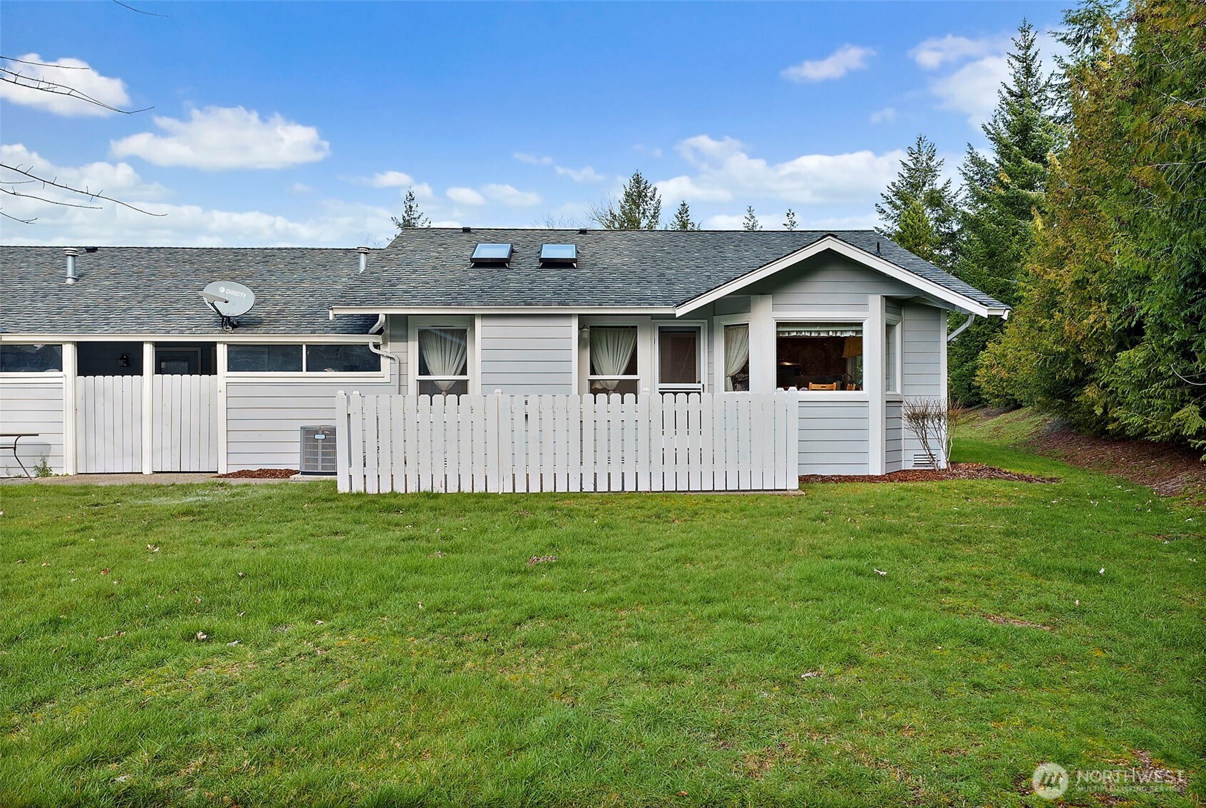923 NW Leisure Ln , Bremerton, WA 98311