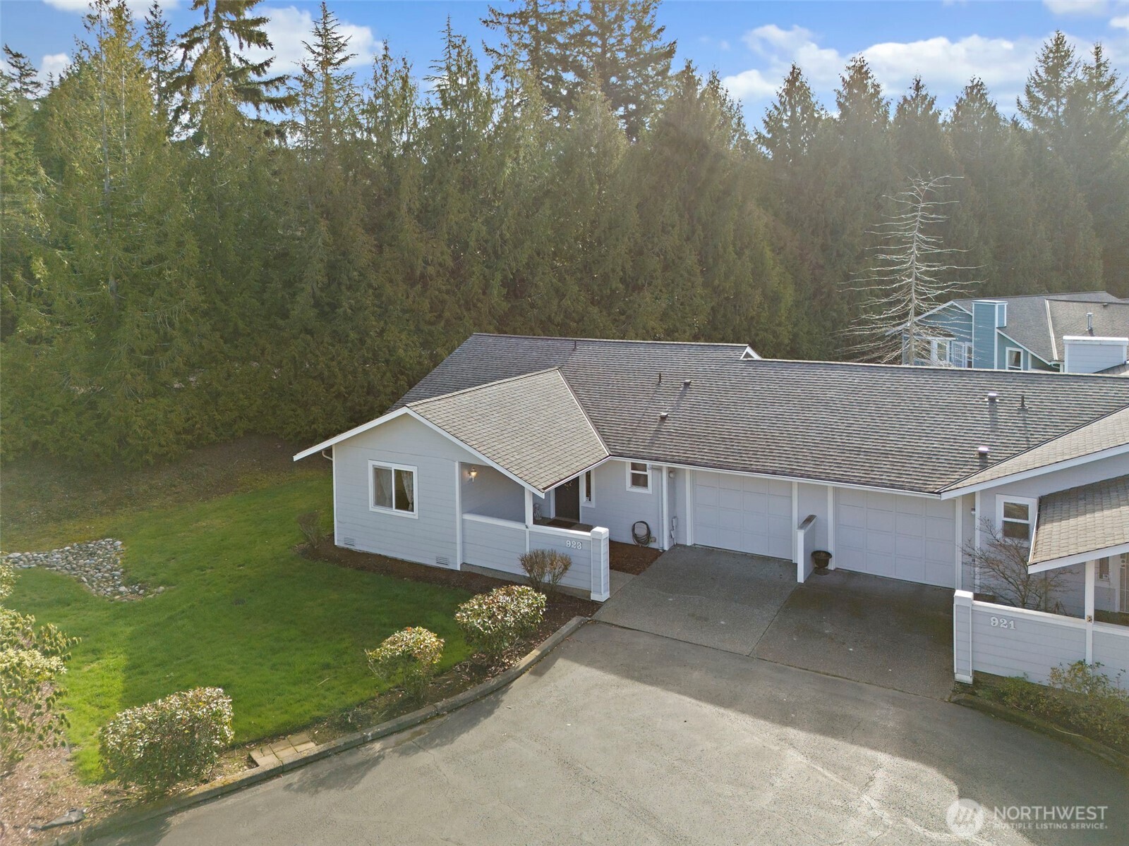 923 NW Leisure Ln , Bremerton, WA 98311