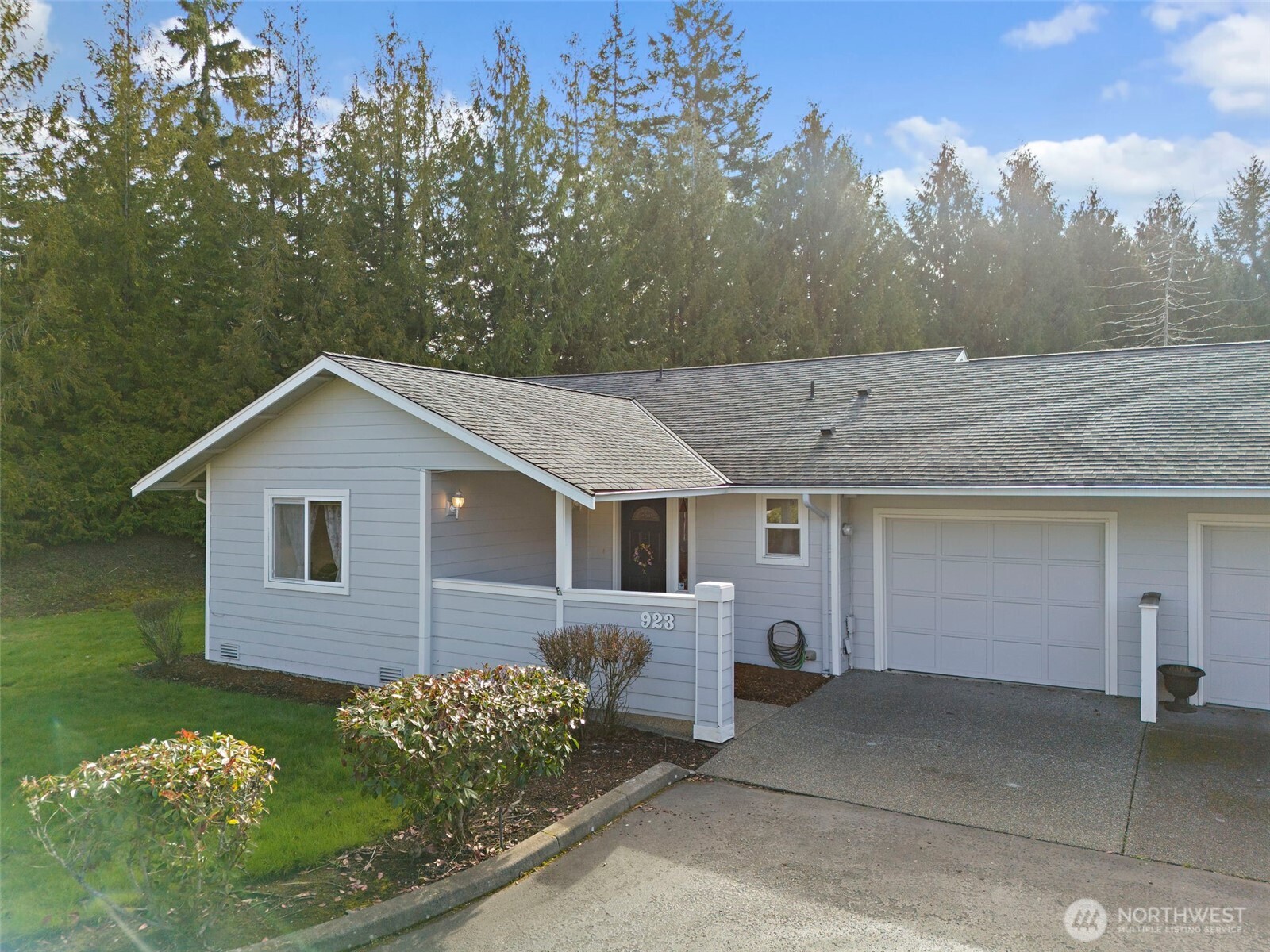 923 NW Leisure Ln , Bremerton, WA 98311