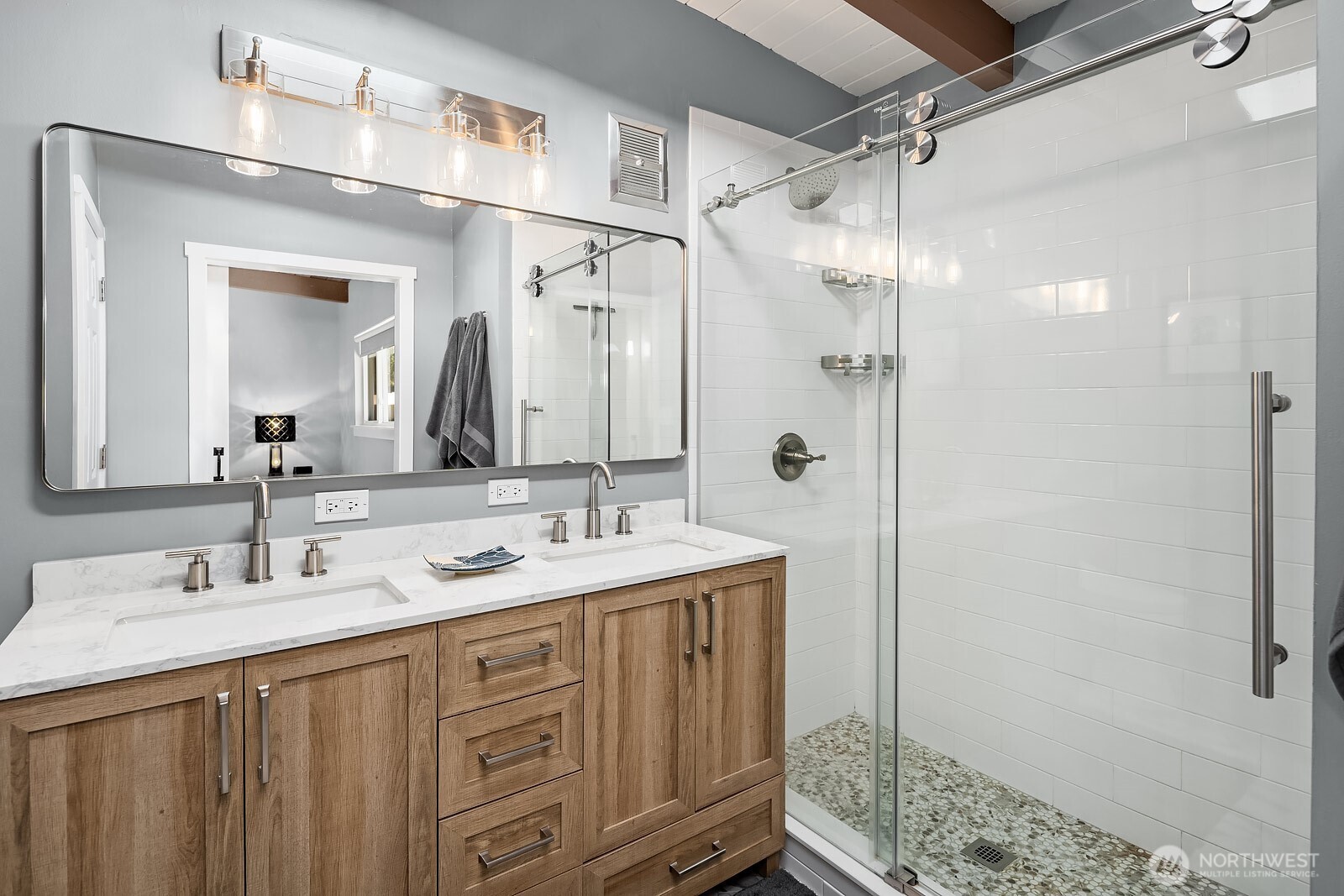 16623 Sylvester Road SW, Burien, WA 98166