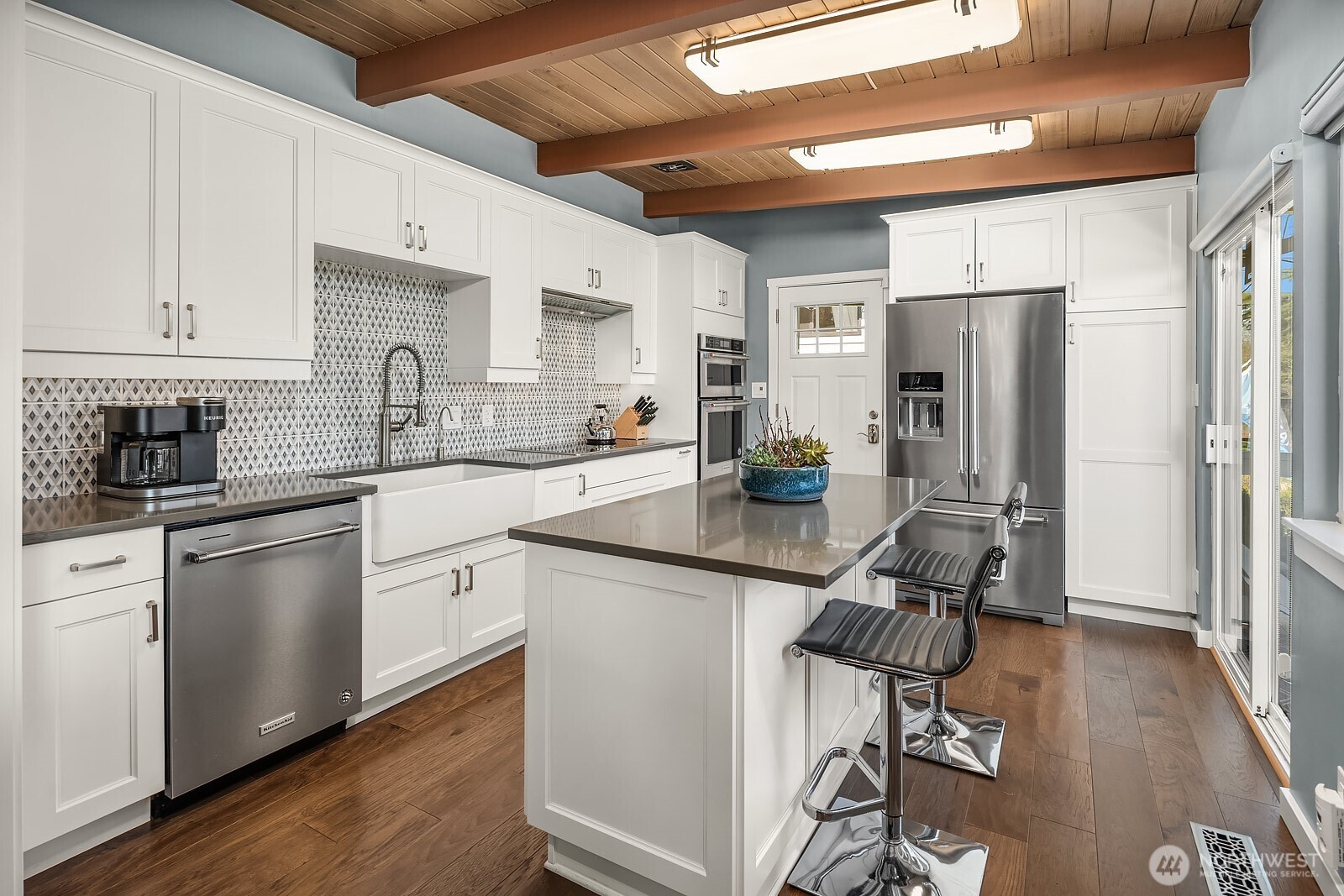 16623 Sylvester Road SW, Burien, WA 98166