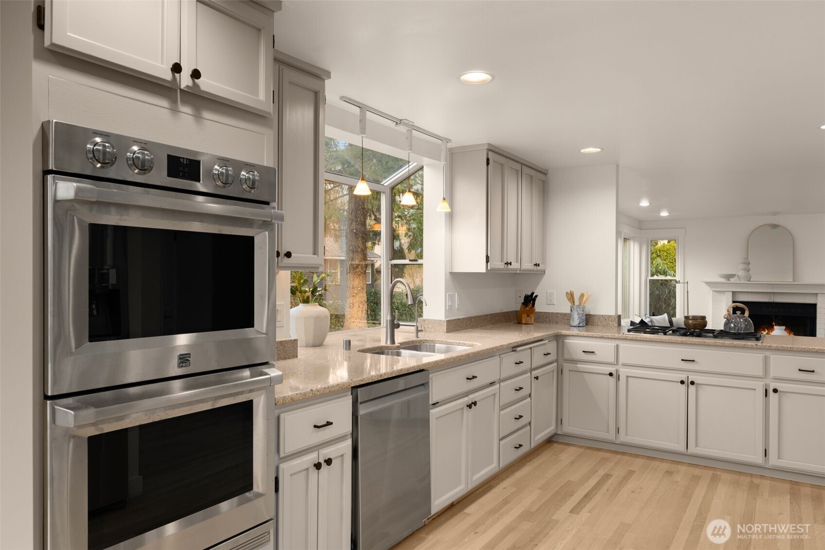 26018 SE 38th Court , Sammamish, WA 98029