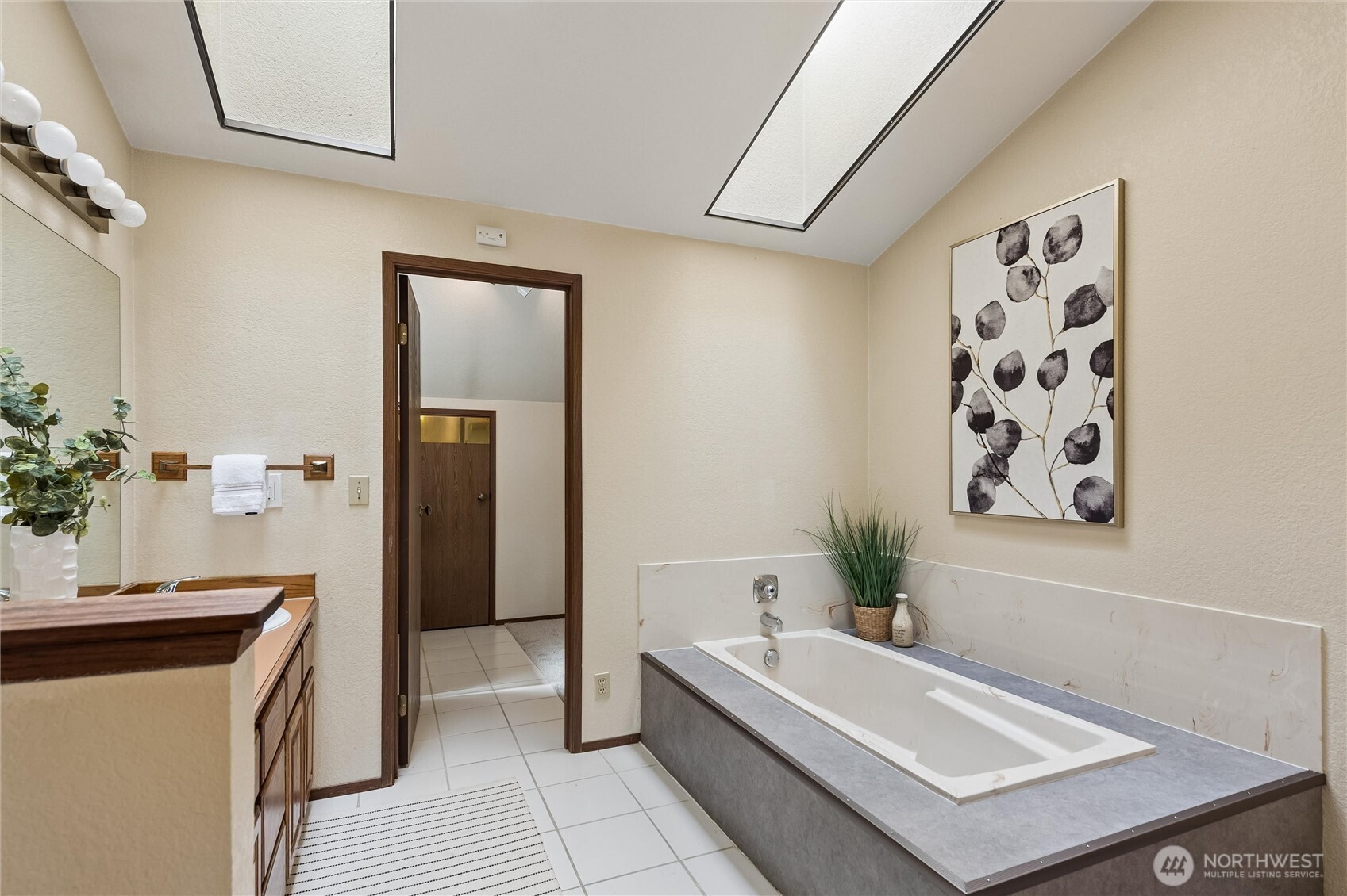 9732 Ashworth Avenue N, Seattle, WA 98103