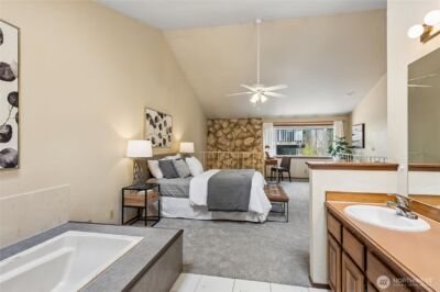 9732 Ashworth Avenue N, Seattle, WA 98103 - Photo 20