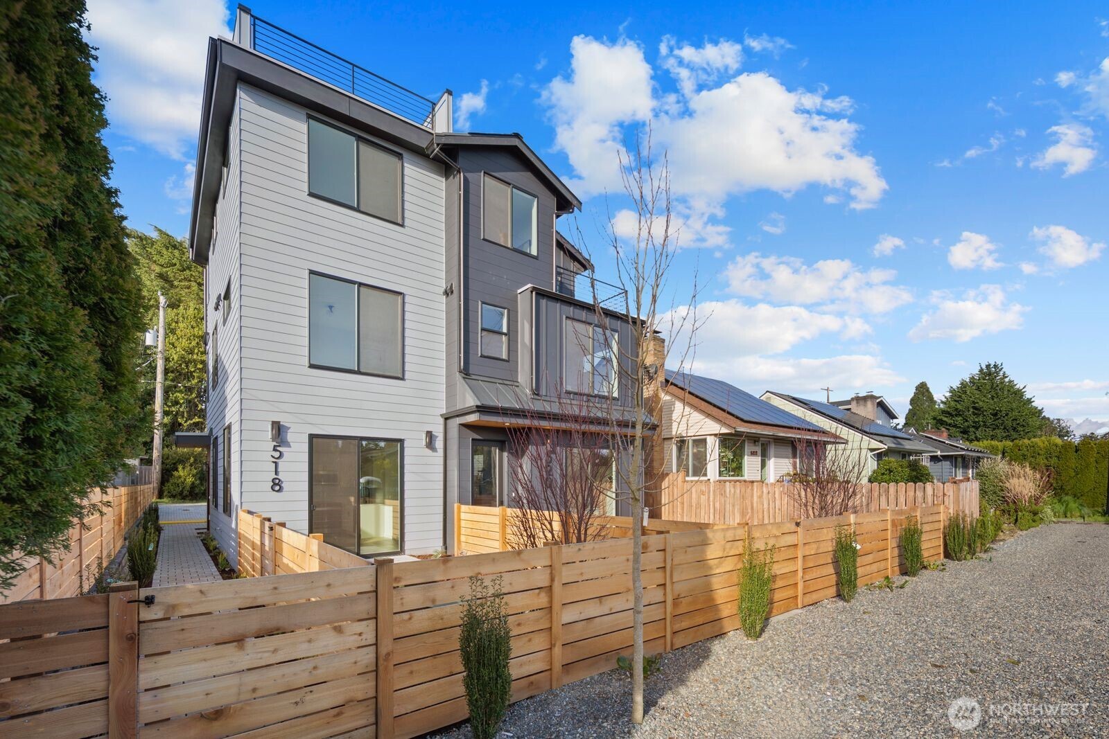 518 N 102nd Street , Seattle, WA 98133