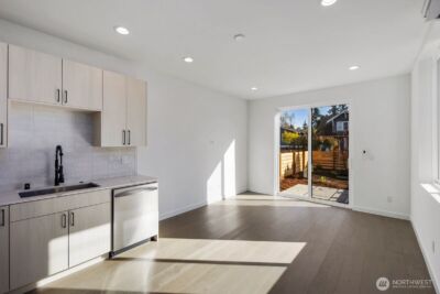 518 N 102nd Street , Seattle, WA 98133 - Photo 5