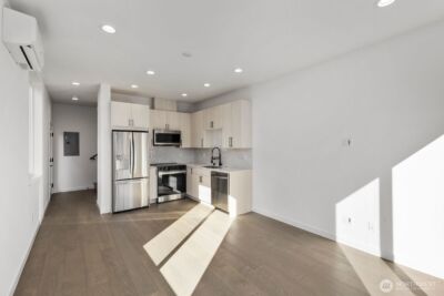 518 N 102nd Street , Seattle, WA 98133 - Photo 6