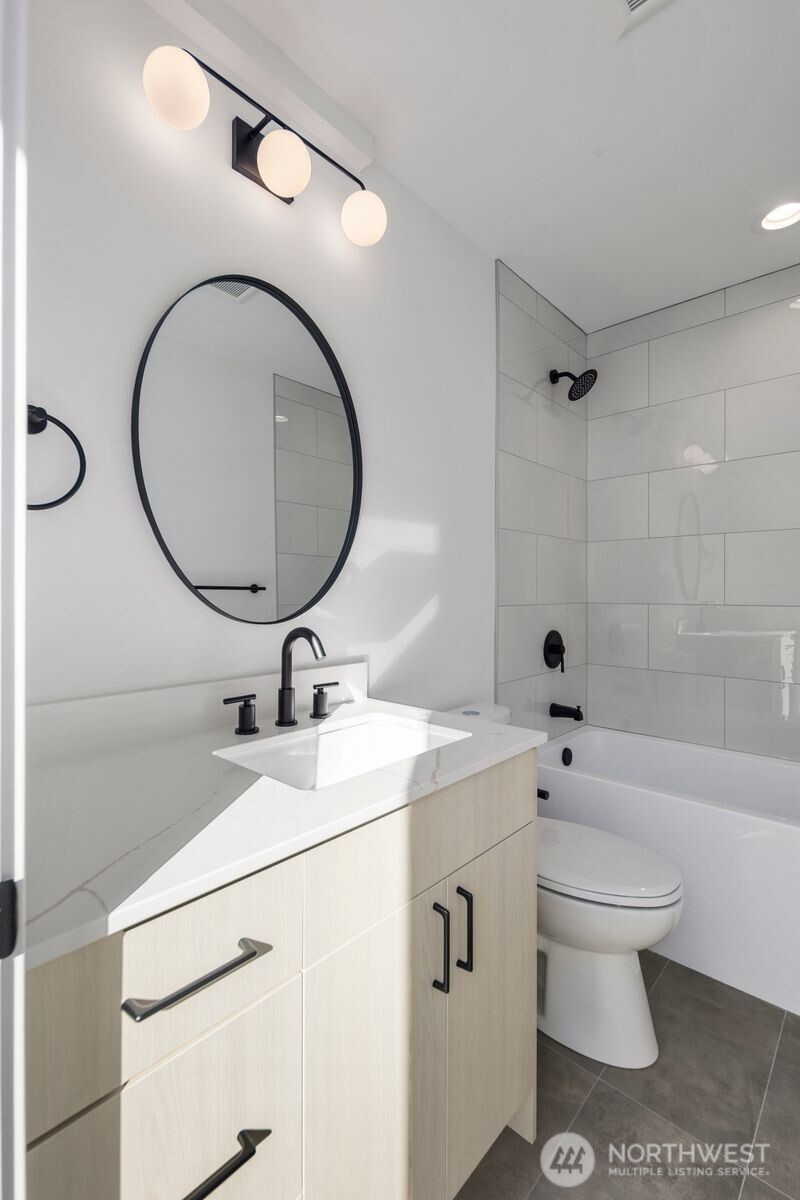 518 N 102nd Street , Seattle, WA 98133