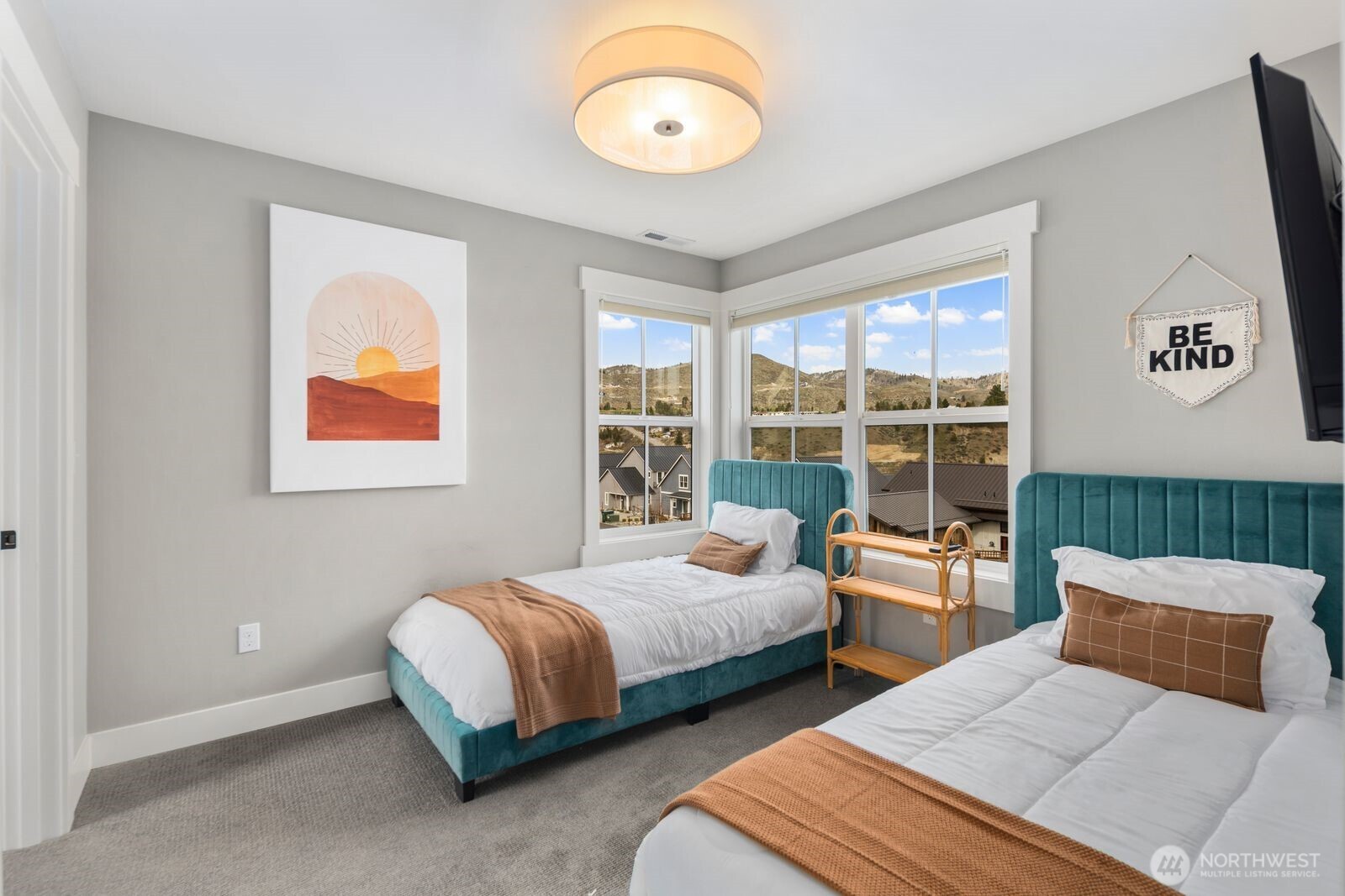 298 Bobcat Lane , Chelan, WA 98816