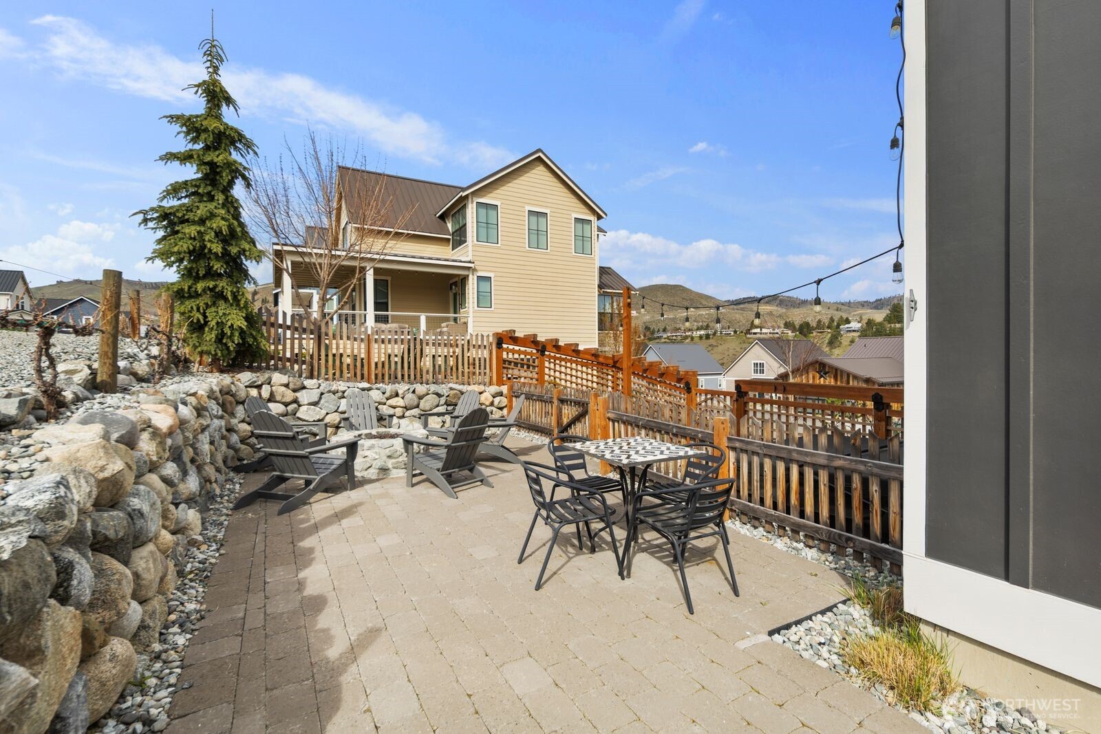 298 Bobcat Lane , Chelan, WA 98816
