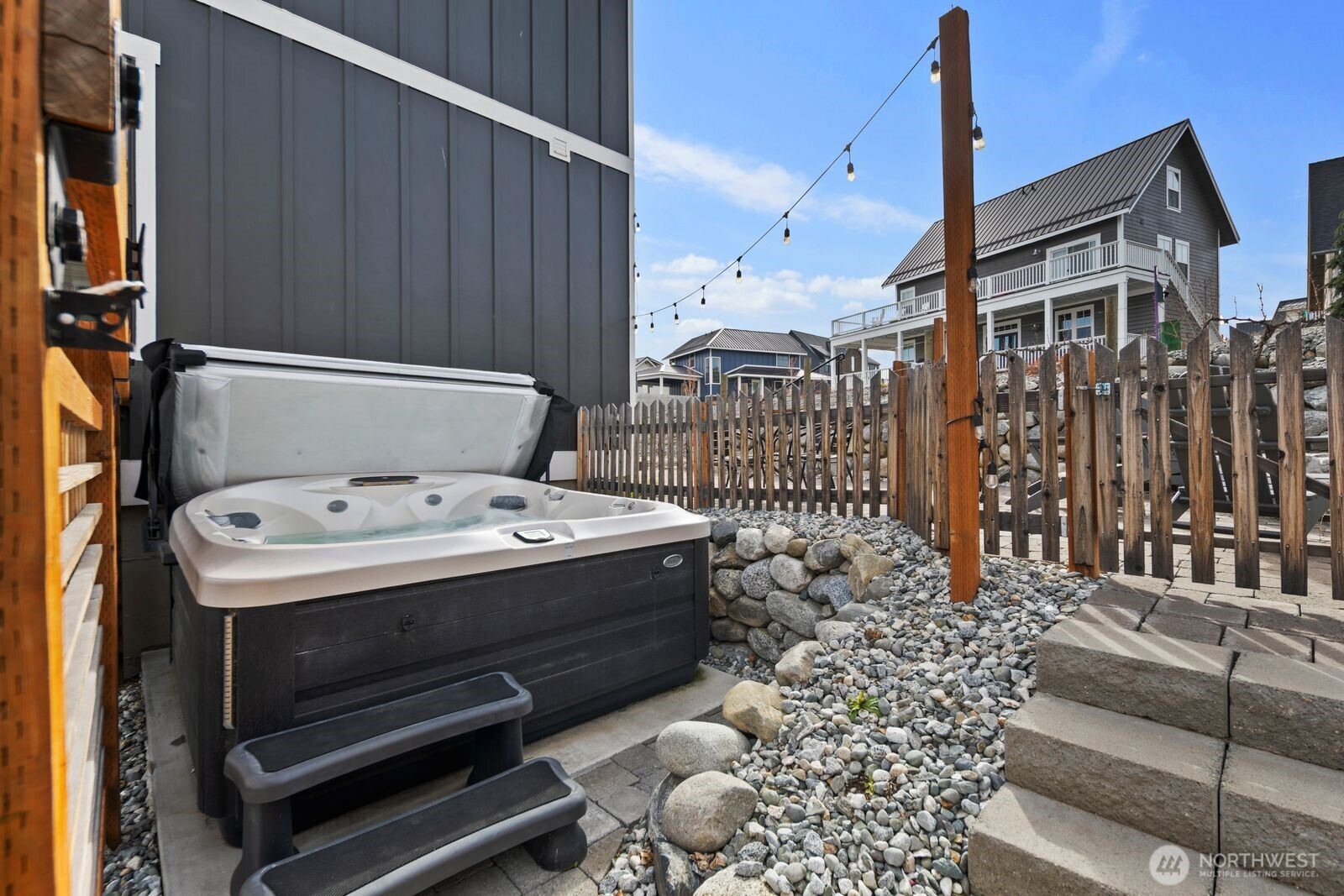 298 Bobcat Lane , Chelan, WA 98816