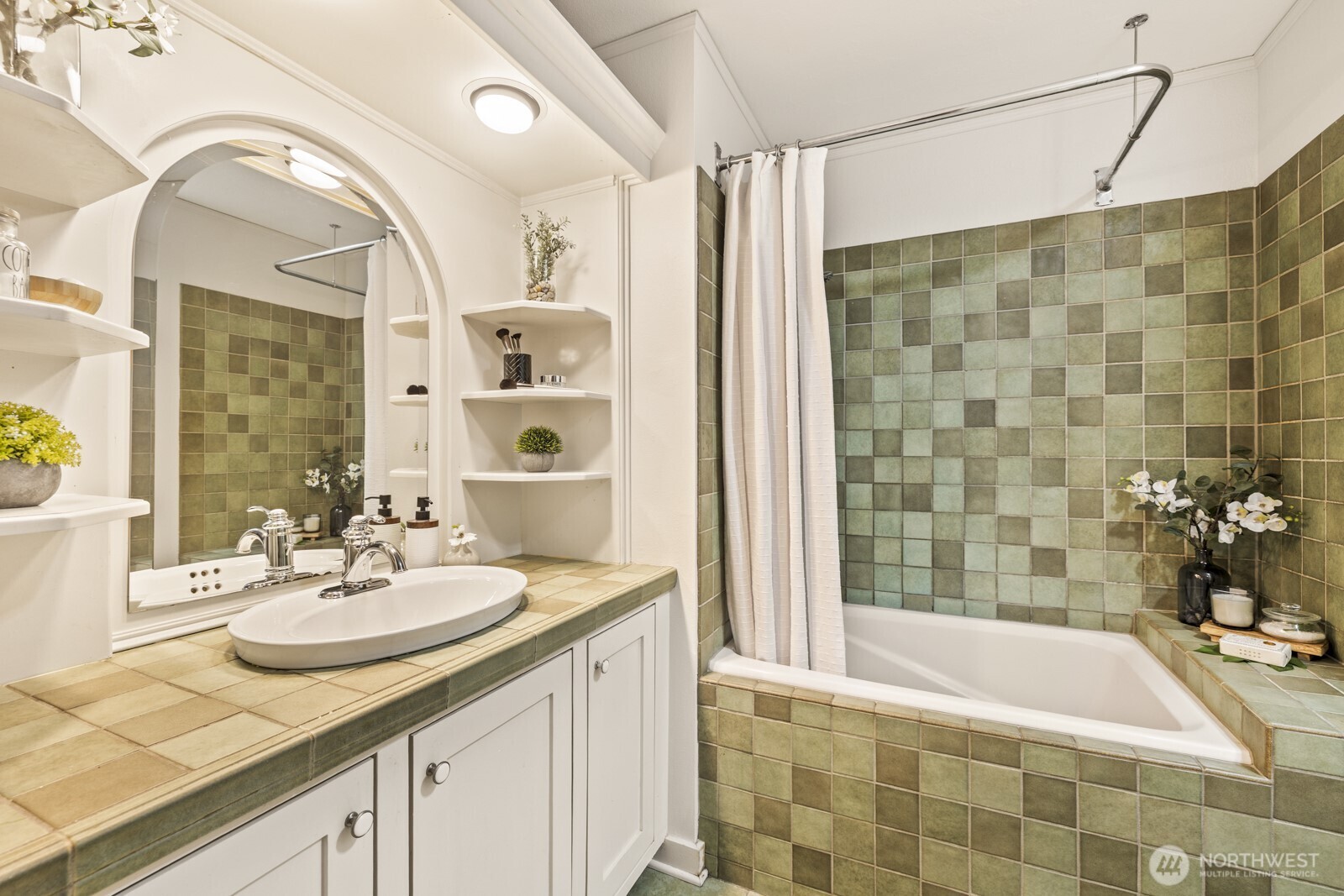 2350 10th Avenue E #227, Seattle, WA 98102