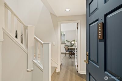 2350 10th Avenue E #227, Seattle, WA 98102 - Photo 2