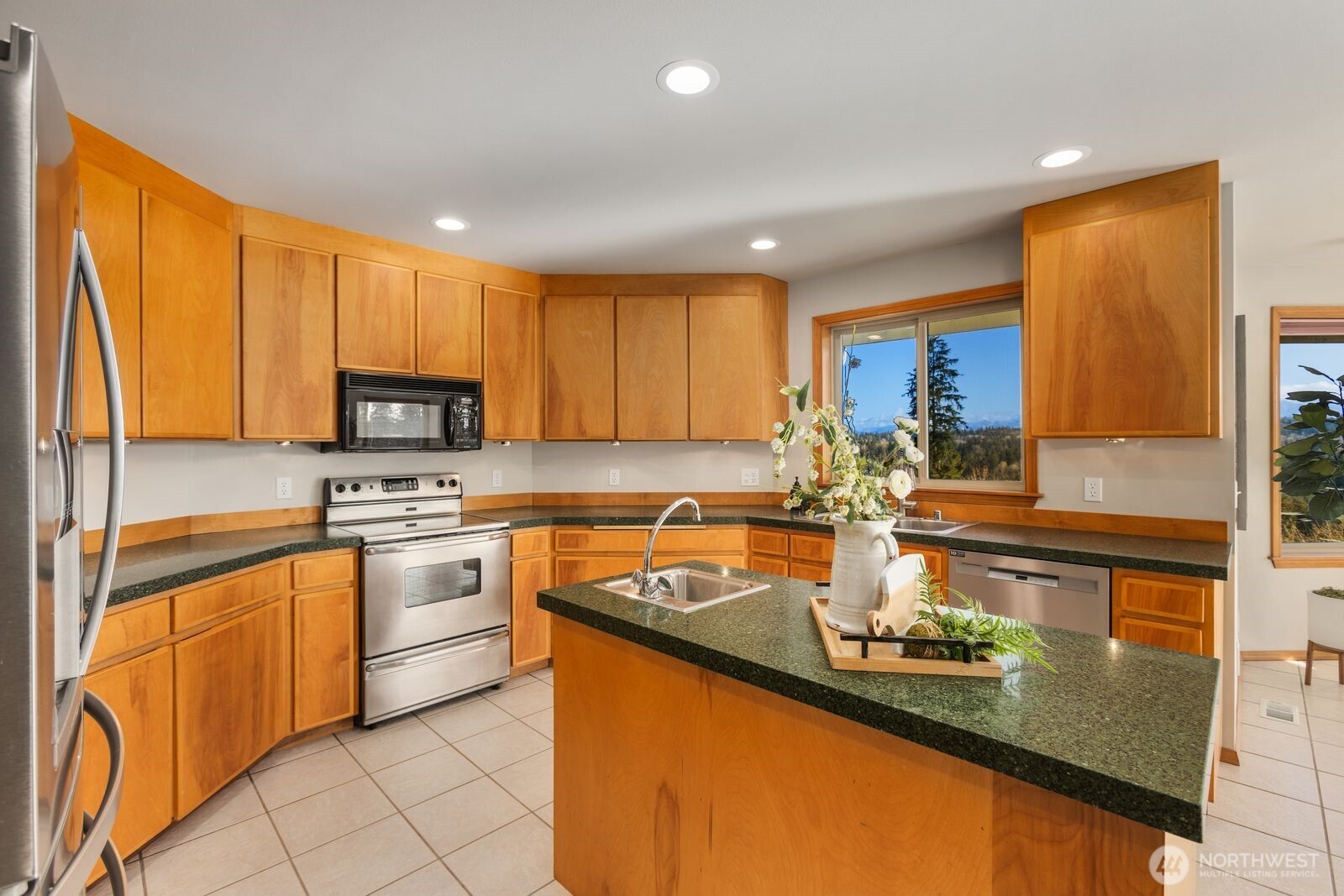 7429 129th DRIVE SE , Snohomish, WA 98290