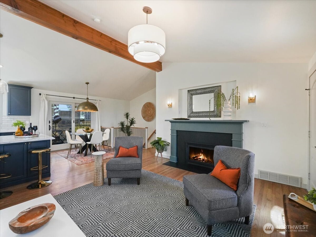 114 S 212th Street , Des Moines, WA 98198