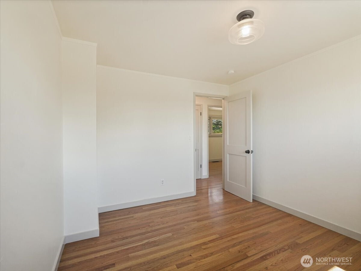 114 S 212th Street , Des Moines, WA 98198