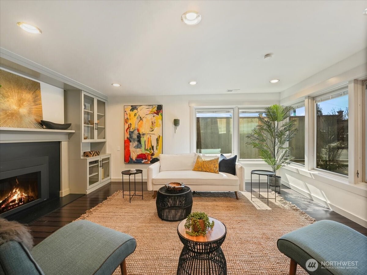 114 S 212th Street , Des Moines, WA 98198