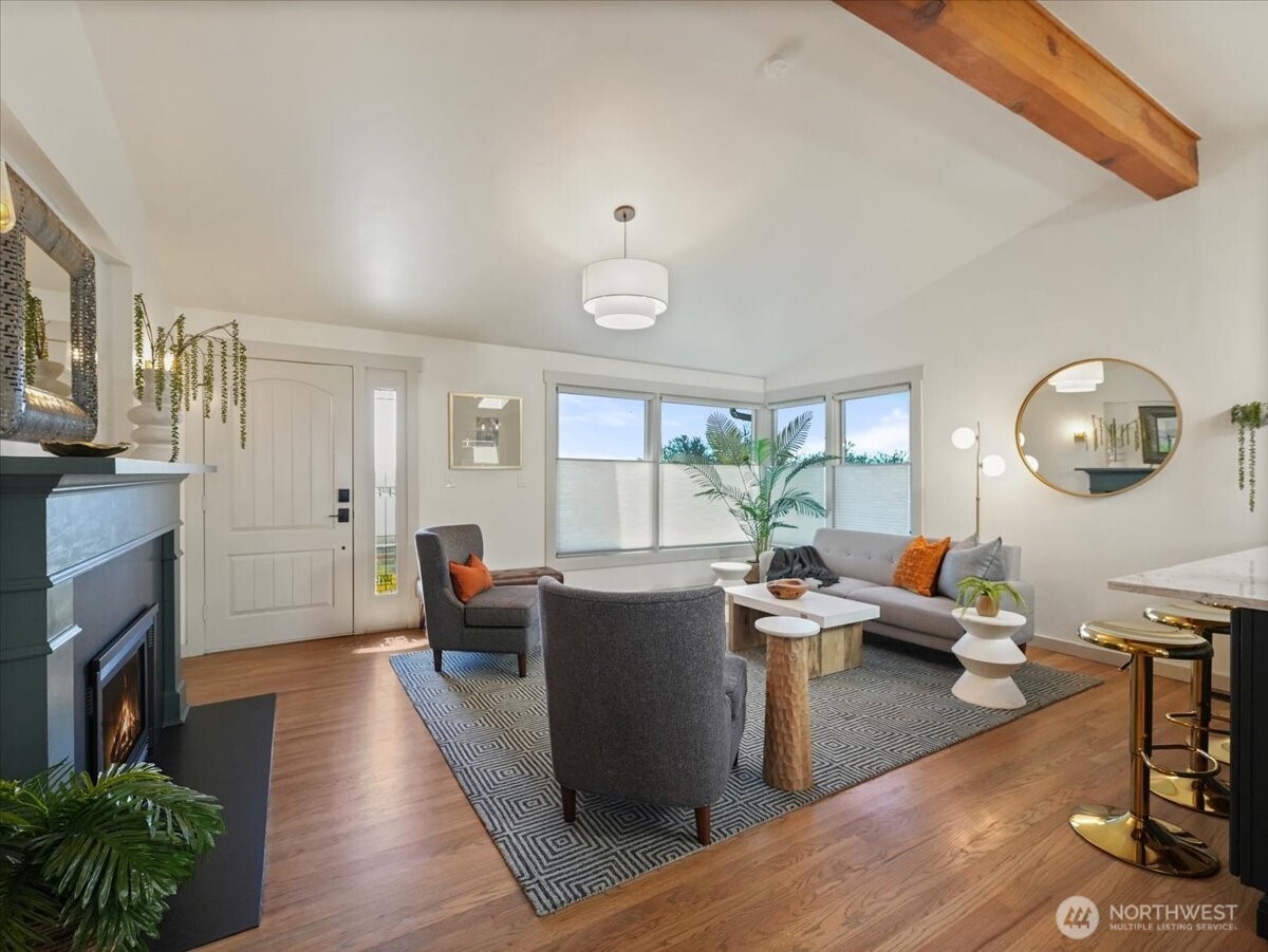 114 S 212th Street , Des Moines, WA 98198