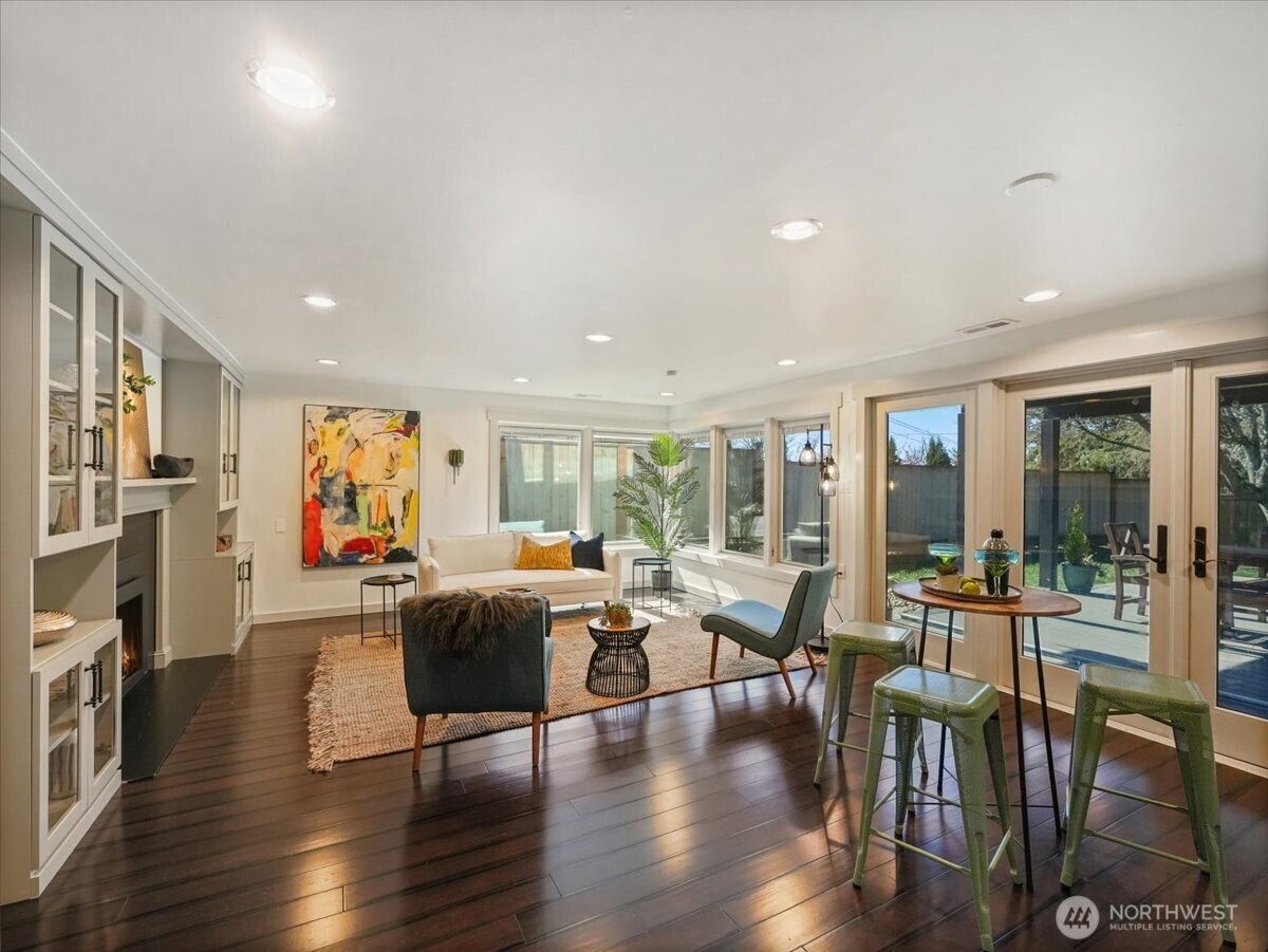 114 S 212th Street , Des Moines, WA 98198