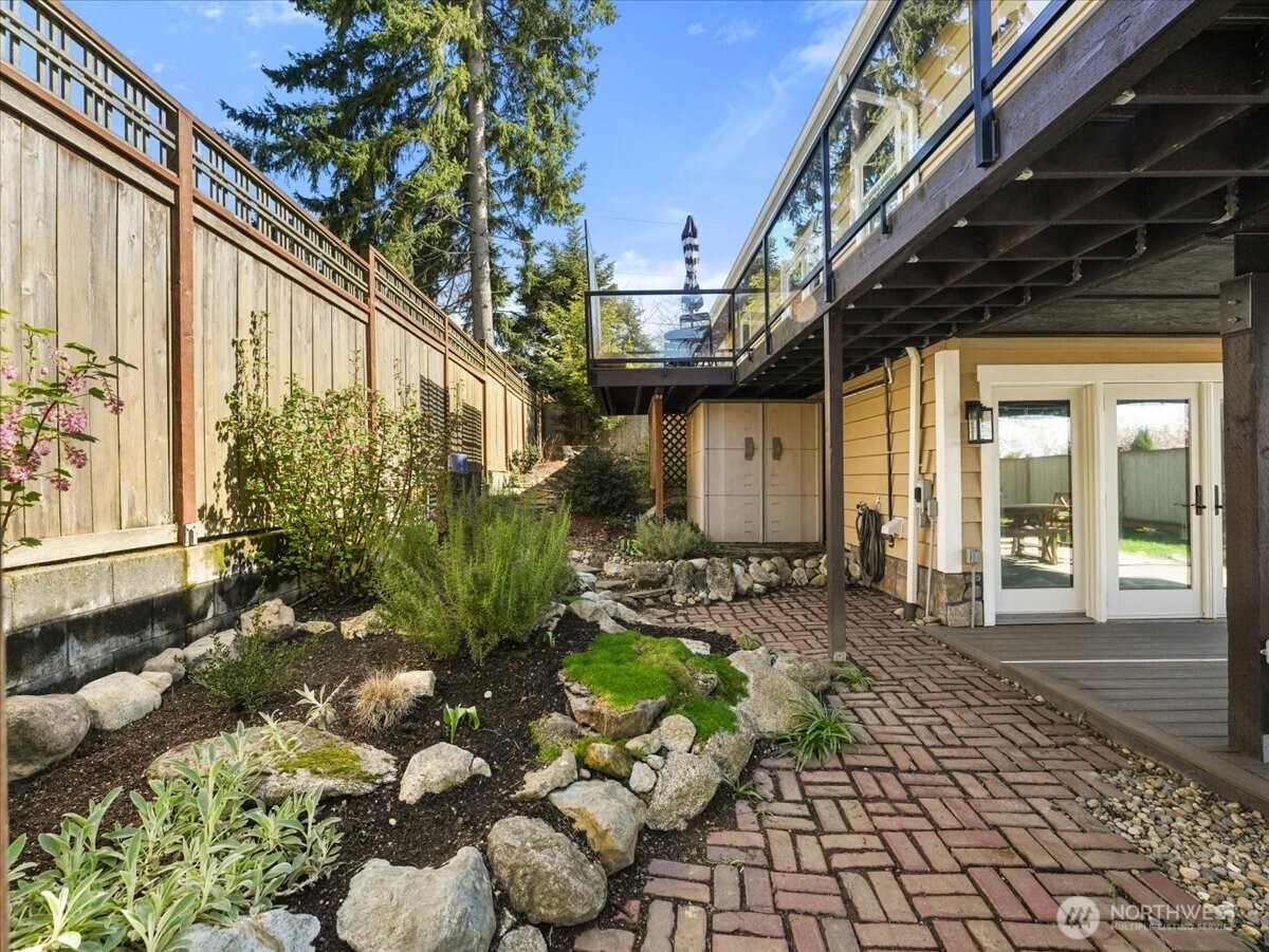 114 S 212th Street , Des Moines, WA 98198