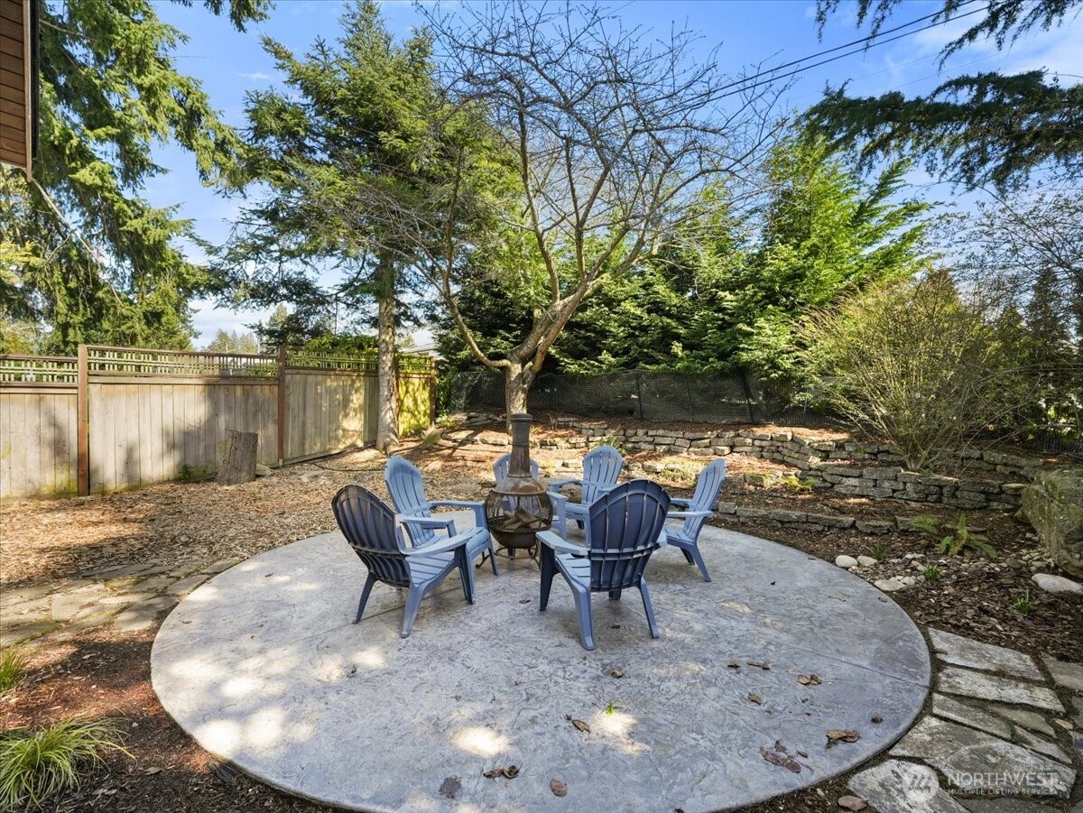 114 S 212th Street , Des Moines, WA 98198