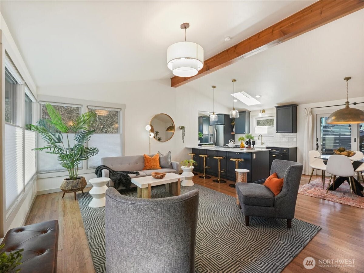 114 S 212th Street , Des Moines, WA 98198