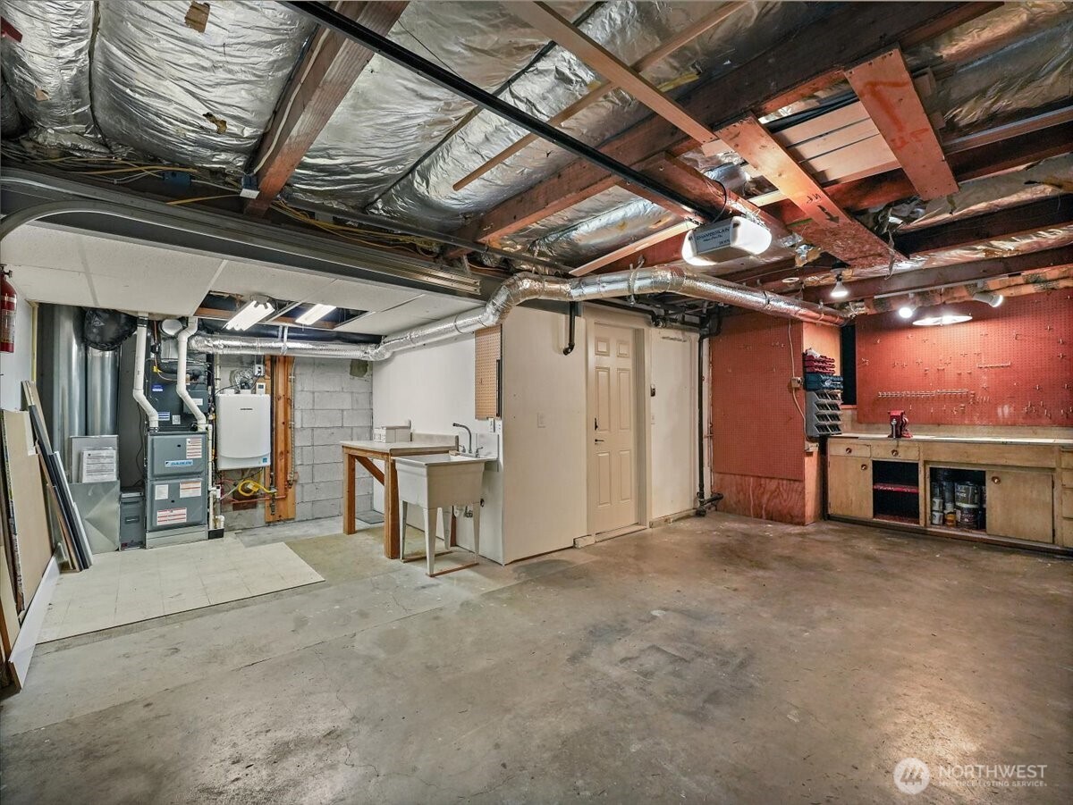 114 S 212th Street , Des Moines, WA 98198