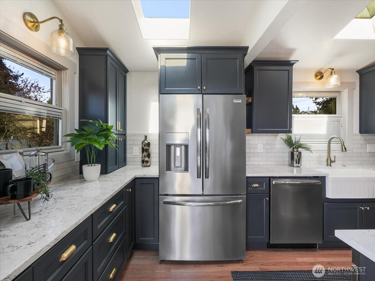 114 S 212th Street , Des Moines, WA 98198