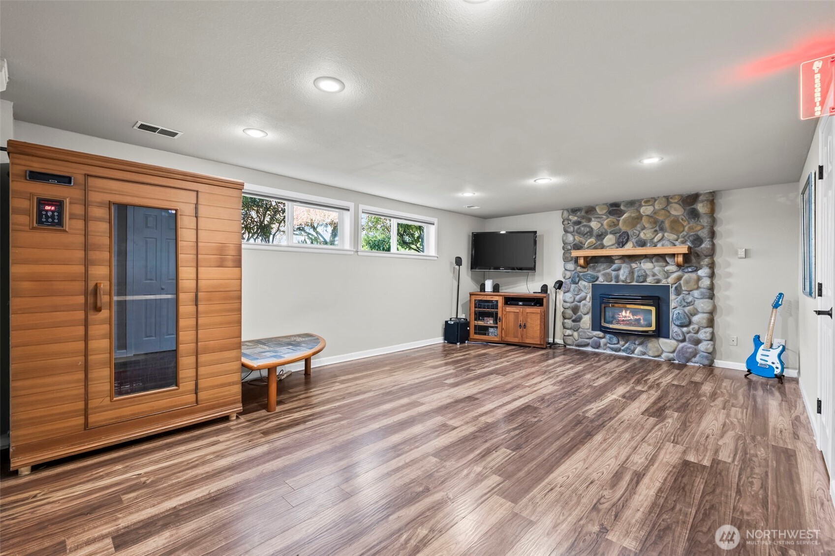 1841 N Lenore Drive , Tacoma, WA 98406