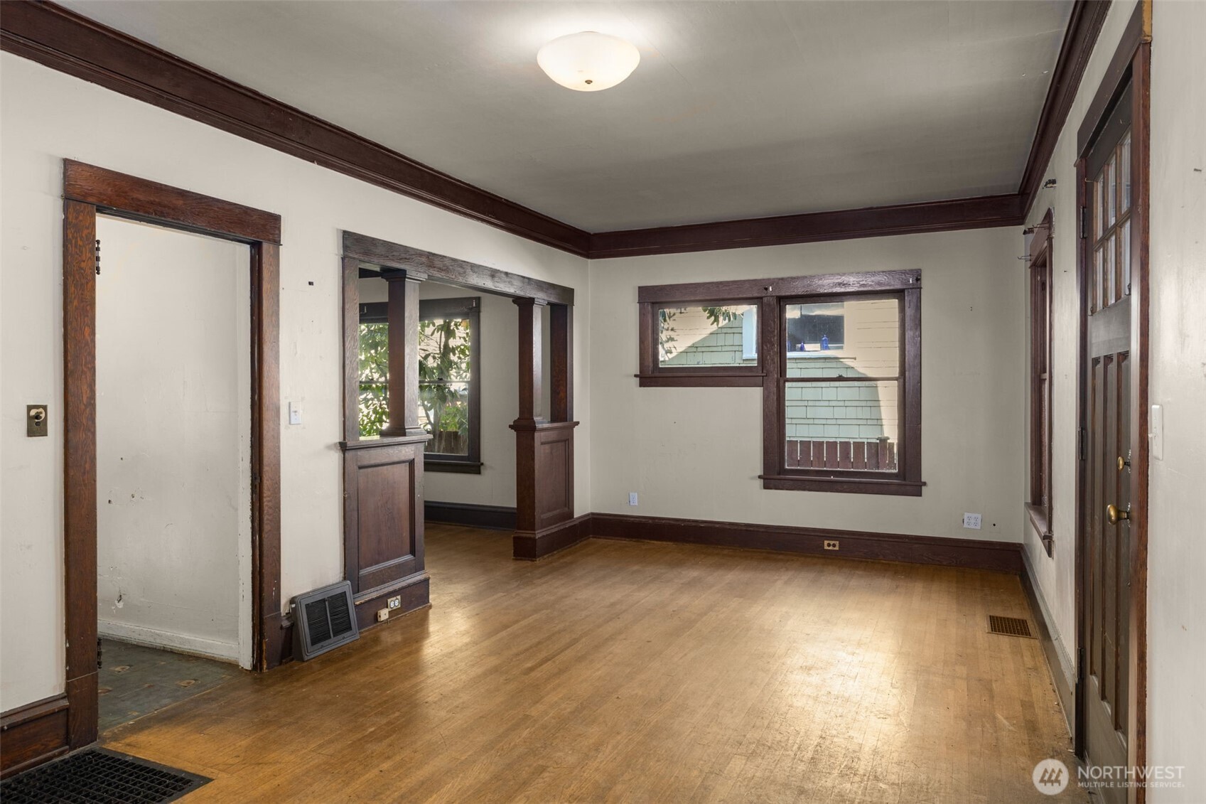 5519 12th Avenue NE, Seattle, WA 98105