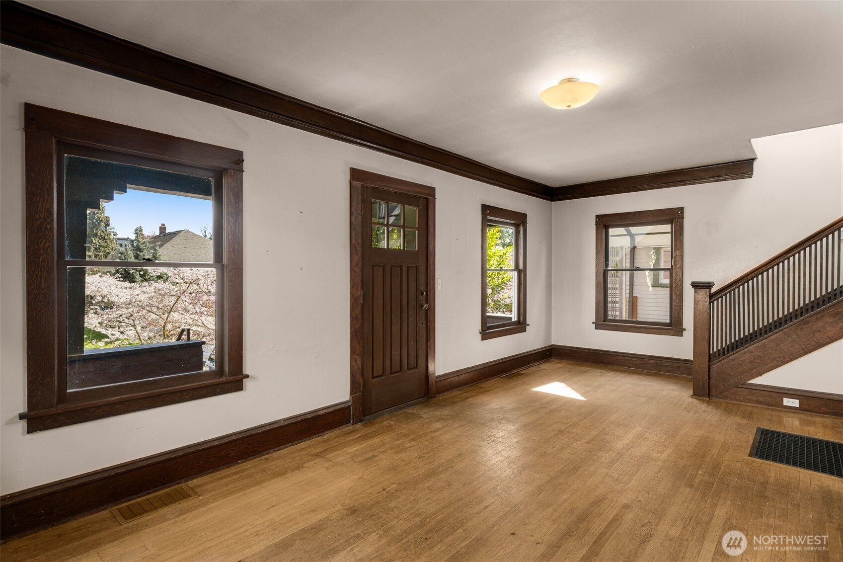 5519 12th Avenue NE, Seattle, WA 98105