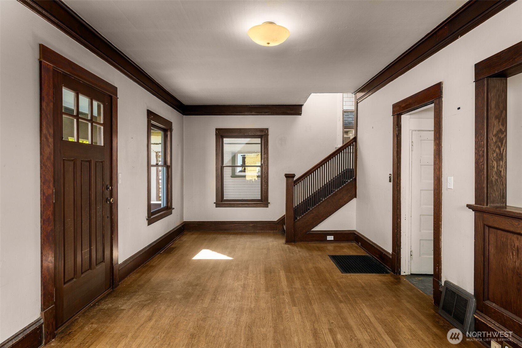 5519 12th Avenue NE, Seattle, WA 98105