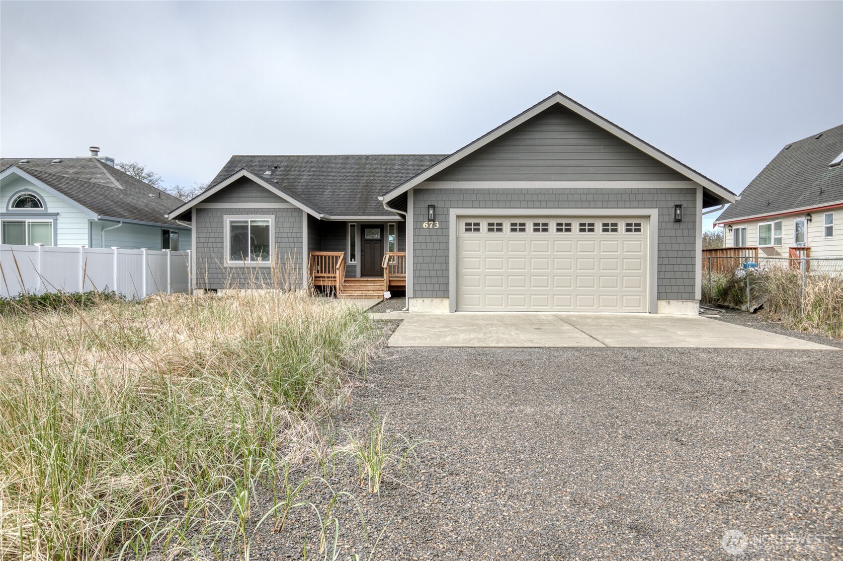 673 Island Circle SE, Ocean Shores, WA 98569