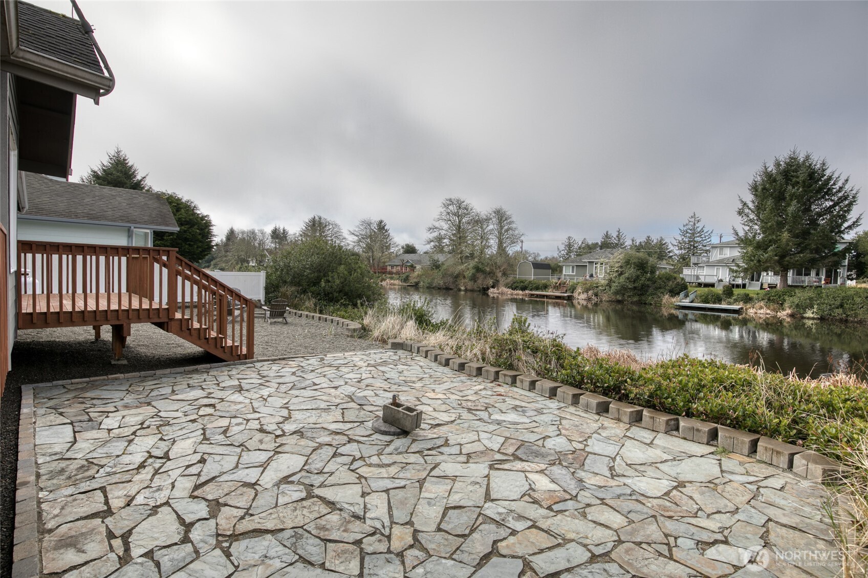 673 Island Circle SE, Ocean Shores, WA 98569