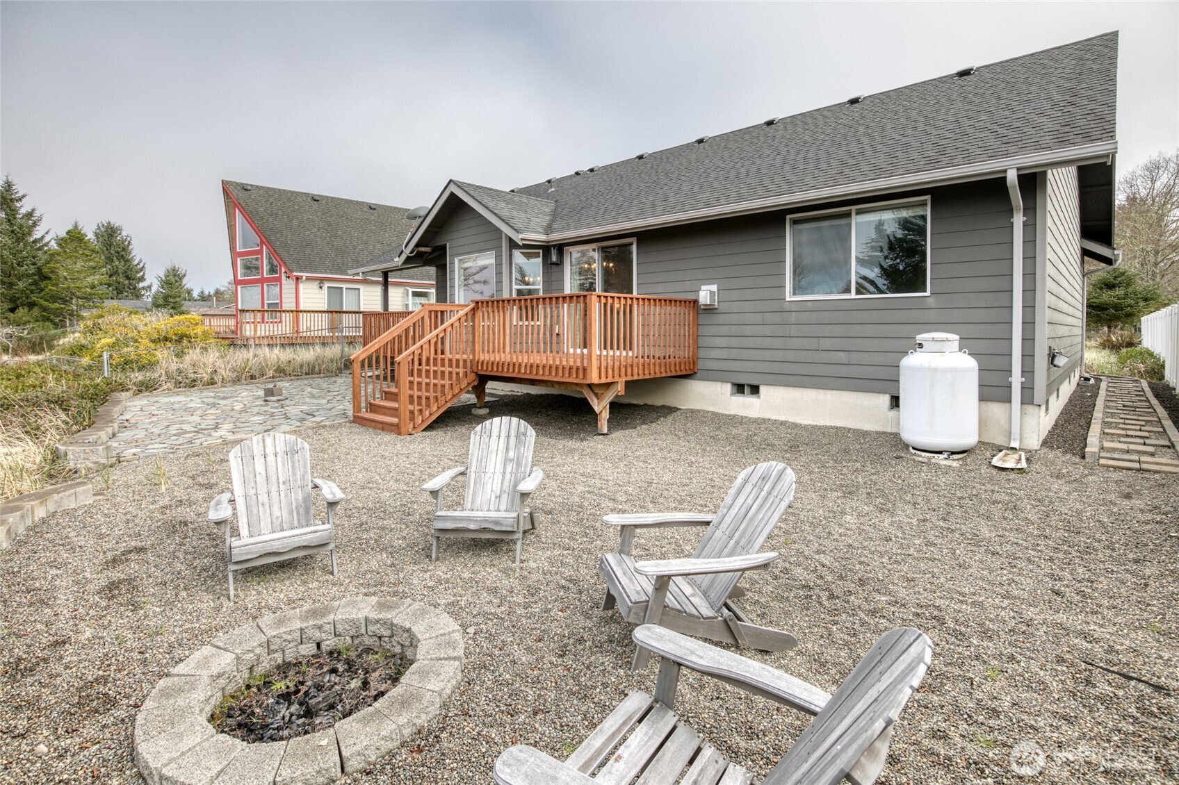 673 Island Circle SE, Ocean Shores, WA 98569